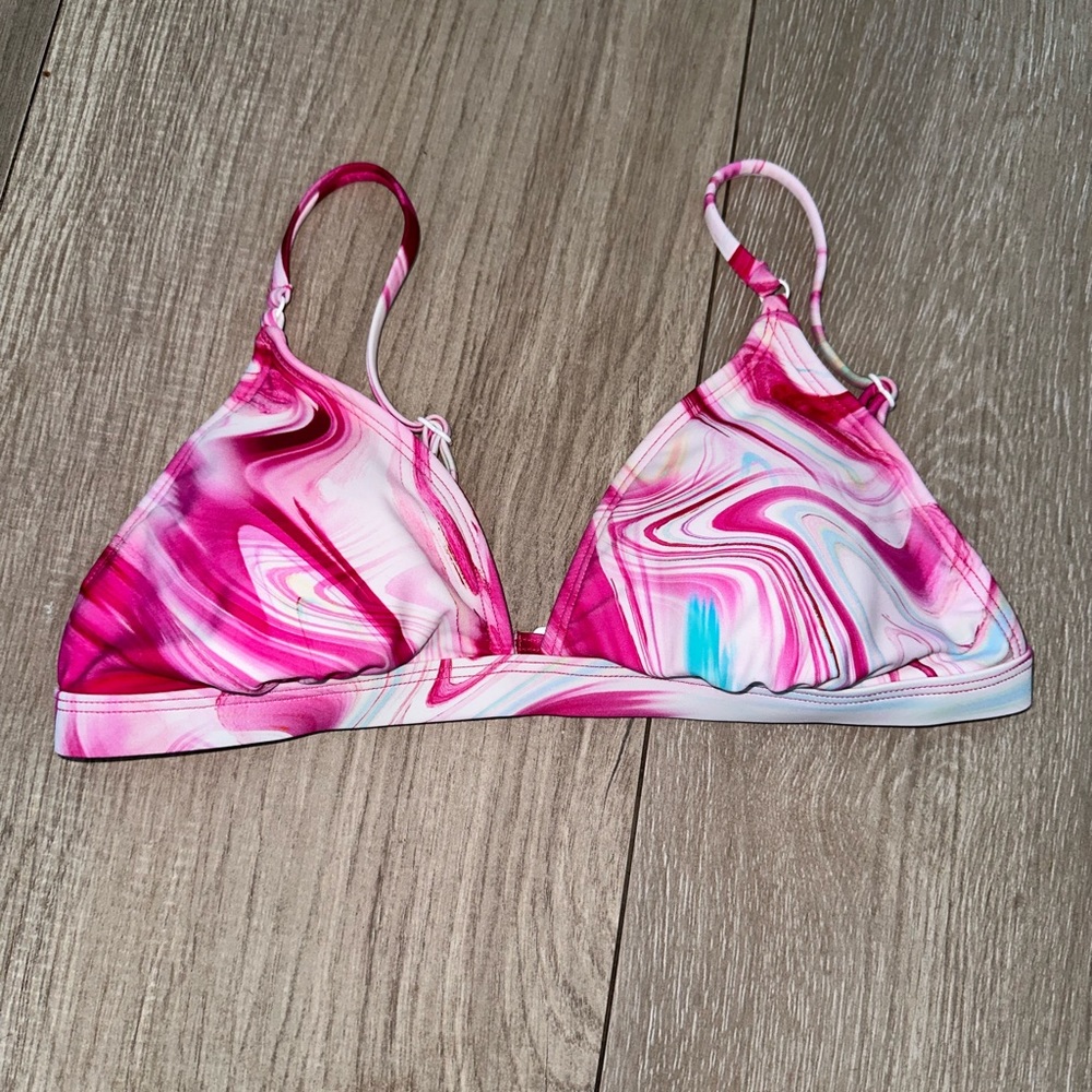 Endless Waves patterned bikini top